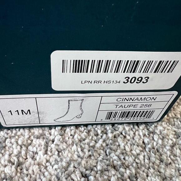 Women’s Aerosoles Cinnamon Mid Calf Boots Taupe Block Heels Side Zip US 11 - Picture 6 of 6